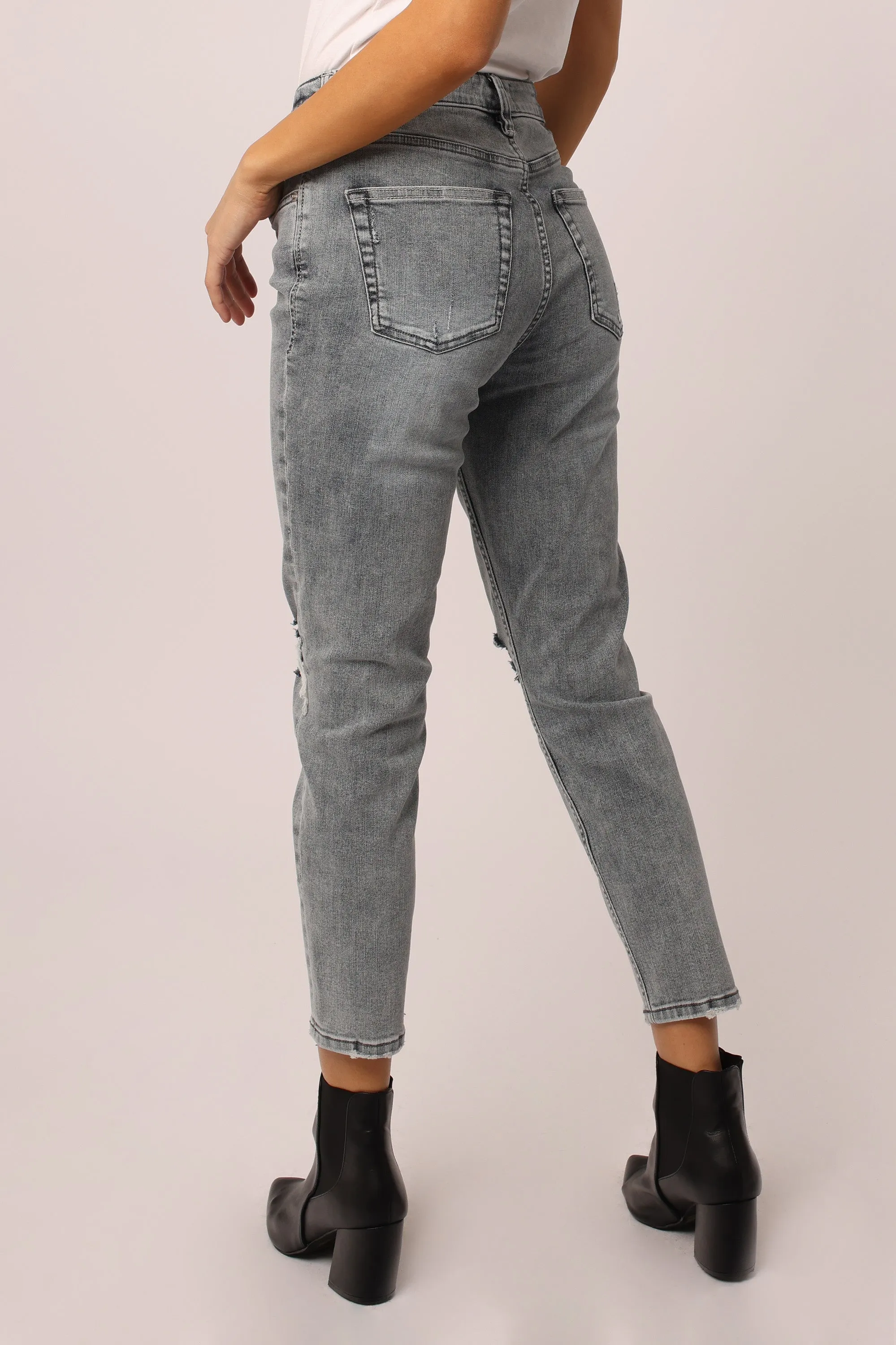 ROXIE SUPER HIGH RISE CROPPED MOM JEANS WEST FAIRFAX